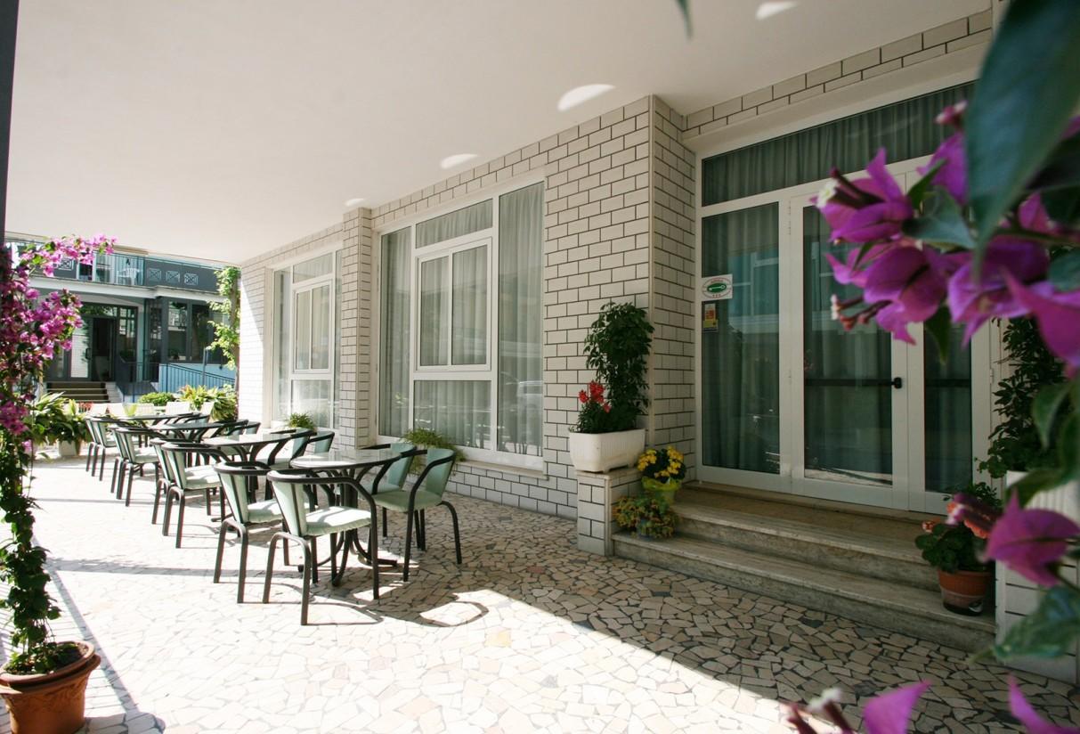 Alevon Hotel Rimini Exterior photo